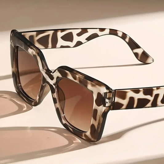 Unique leopard print square fashionable women's glasses - stylish gradient lenses with anti glare technology