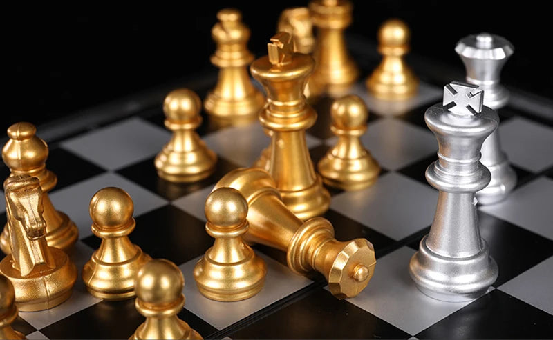 Medieval Folding Classic Chess Set With Chessboard 32 Pieces Gold Silver Magnetic Chess Portable Travel Games For Adults Kid Toy
