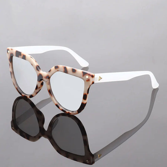 1 piece of fashionable unisex retro square men's and women's classic driving travel rectangular clothing sunglasses, ladies' ret
