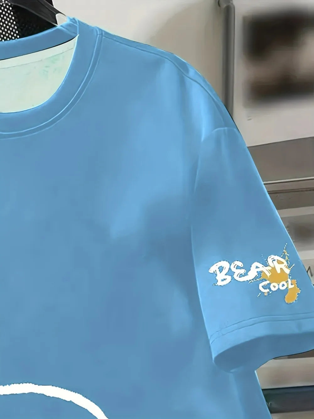 The 2025 summer new men's T-shirt features a casual fashionable sporty breathable and soft 3D bear pattern print