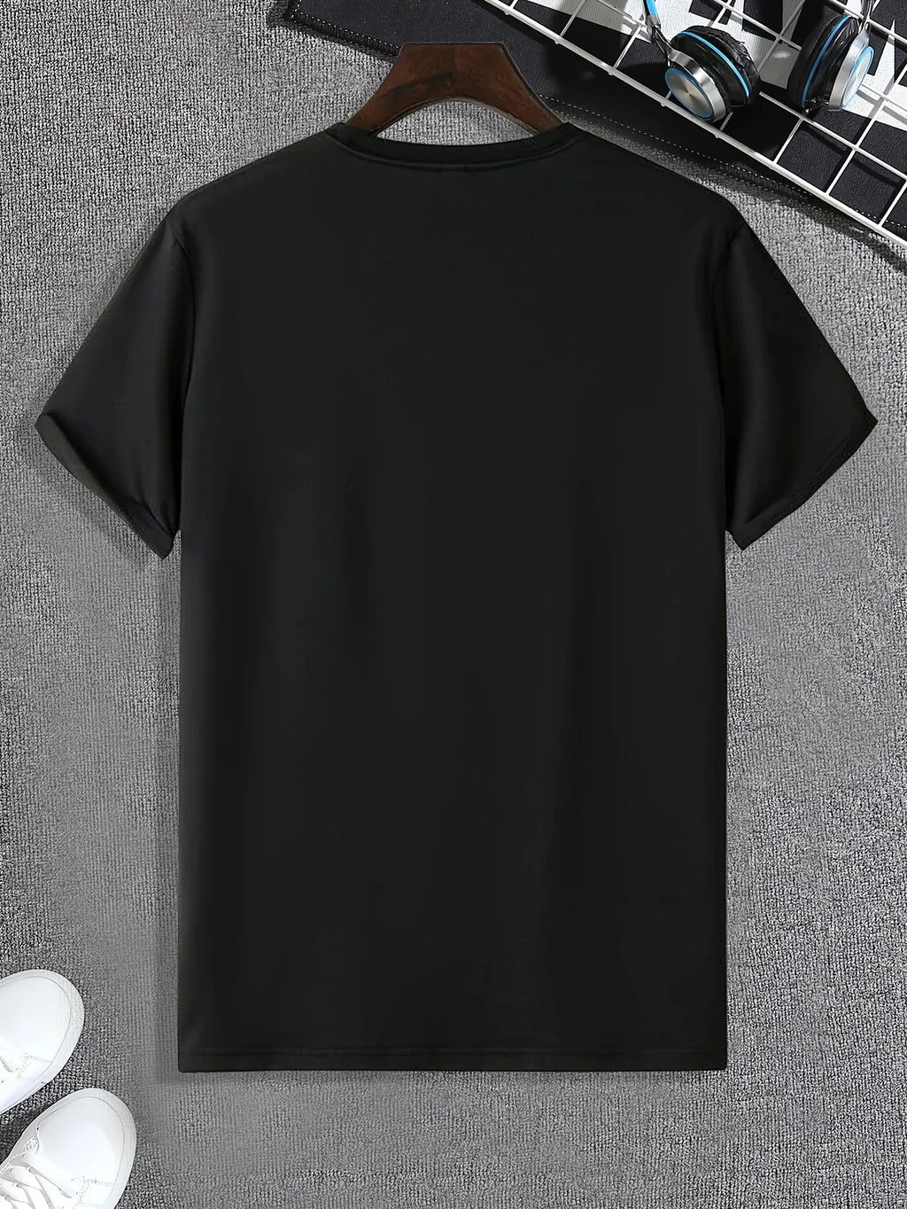 Men's casual round neck T-shirt with unique rabbit skull pattern - the perfect choice for summer