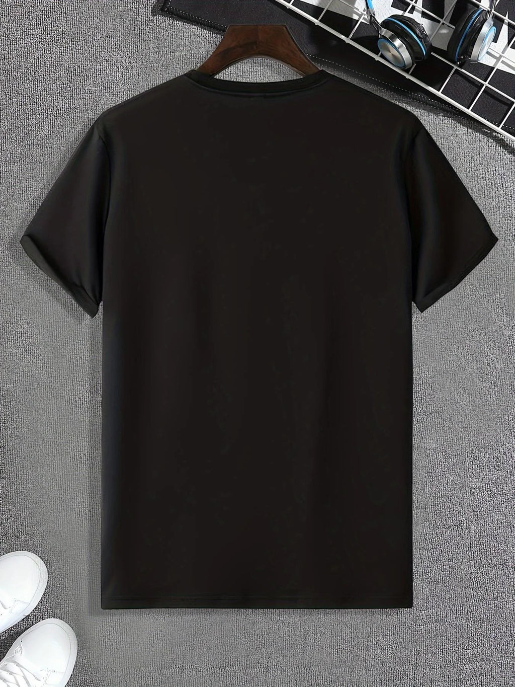 Men's casual round neck T-shirt with unique rabbit skull pattern - the perfect choice for summer