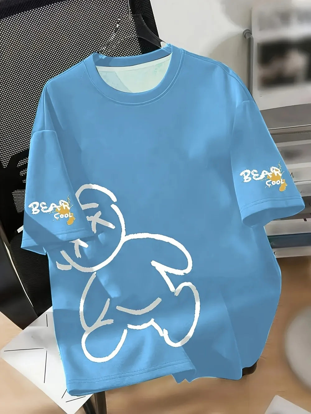 The 2025 summer new men's T-shirt features a casual fashionable sporty breathable and soft 3D bear pattern print